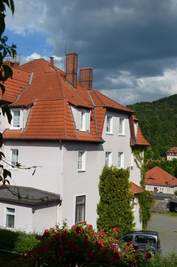 ホテルKurhaus Jonsdorf エクステリア 写真
